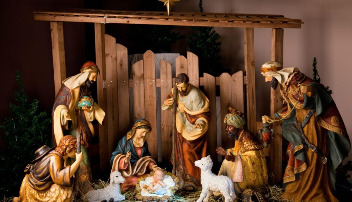 Christmas,Manger,Scene,With,Figurines,Including,Jesus,,Mary,,Joseph,,Sheep